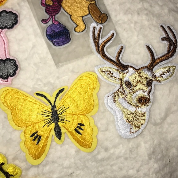 LARGE LOT OF 20-30 RANDOM STYLE IRON ON APPLIQUÉS - Picture 6 of 16